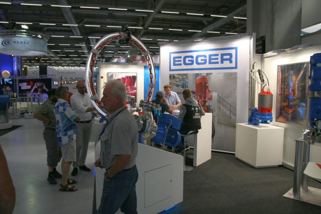 Egger-Messestand Suisse Public