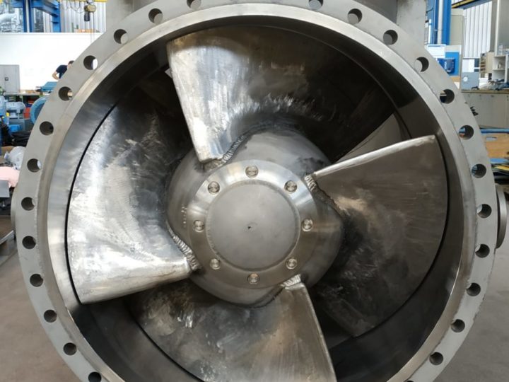Axial propeller pumps for salt industry